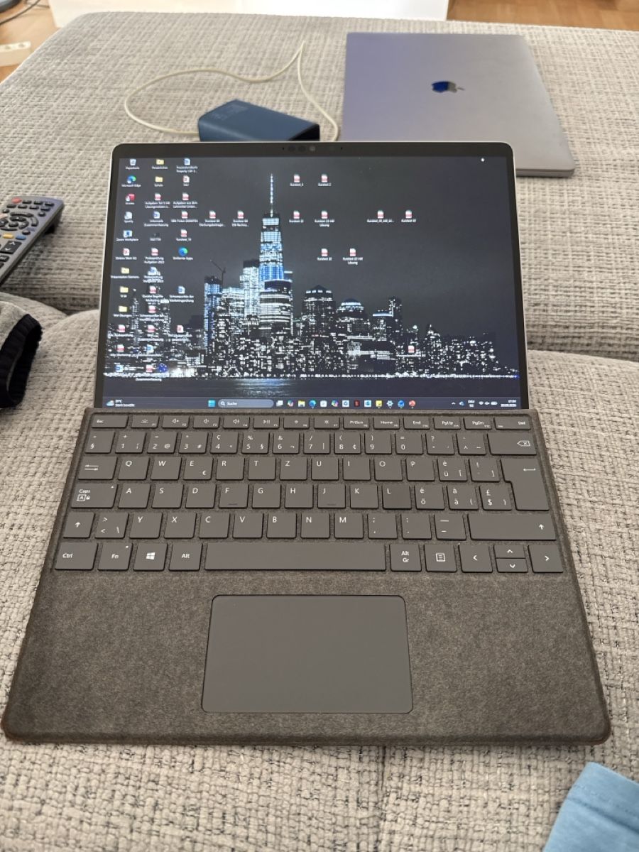 Microsoft Tablet PC: Microsoft Surface Pro Tablet 475 GB Speicher gebraucht – Usato da Zürich venduto da Angel.sahra 1