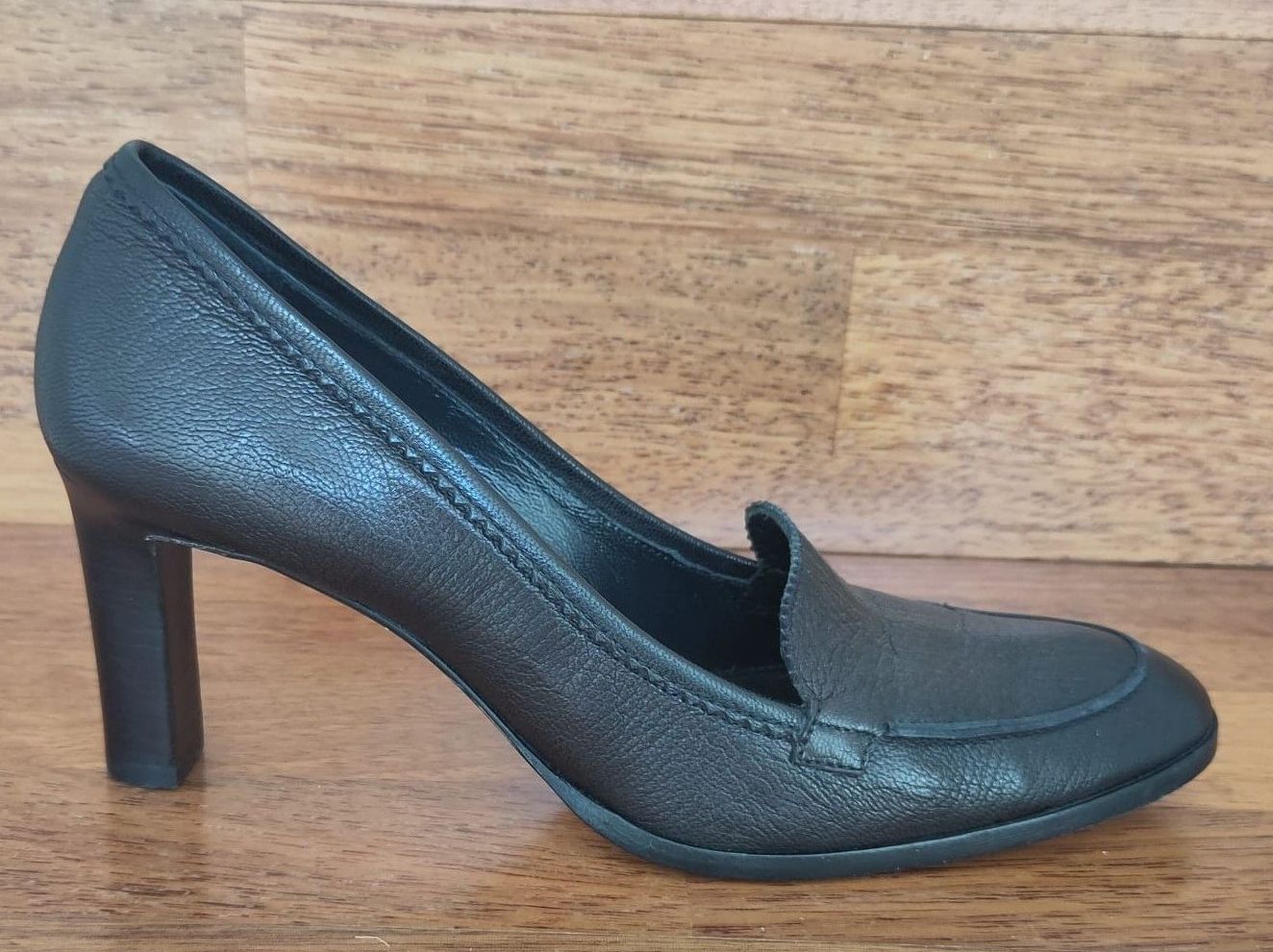 Scarpe da donna: Escarpins Studio Pollini en cuir noir – Usato da Lausanne venduto da HelenaK