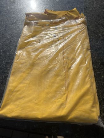 Gelbe Regenjacke, Grösse M - Top für den Herbst!