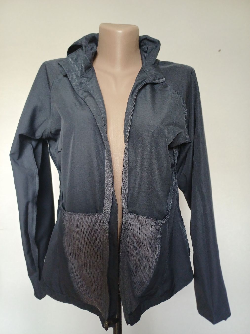 Jacken: Veste de sport,  – Gebraucht aus Boudry von JulieG13 8