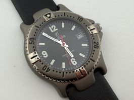 FESTINA pour homme en titane bonne état 37mm