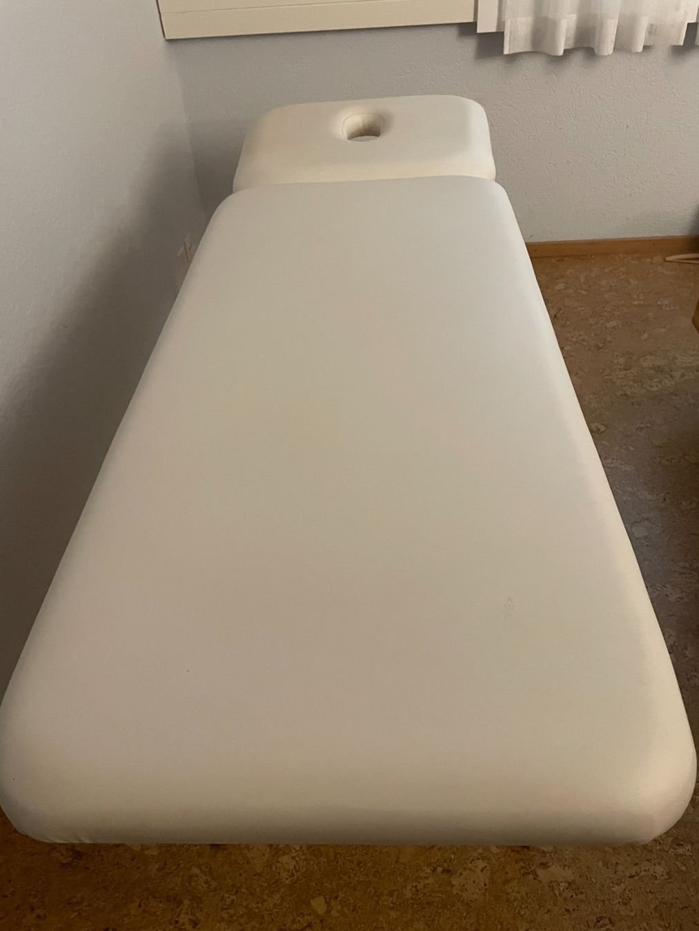 Liegen & Liegestühle: Massageliege – Gebraucht aus Laupen BE von Stef690