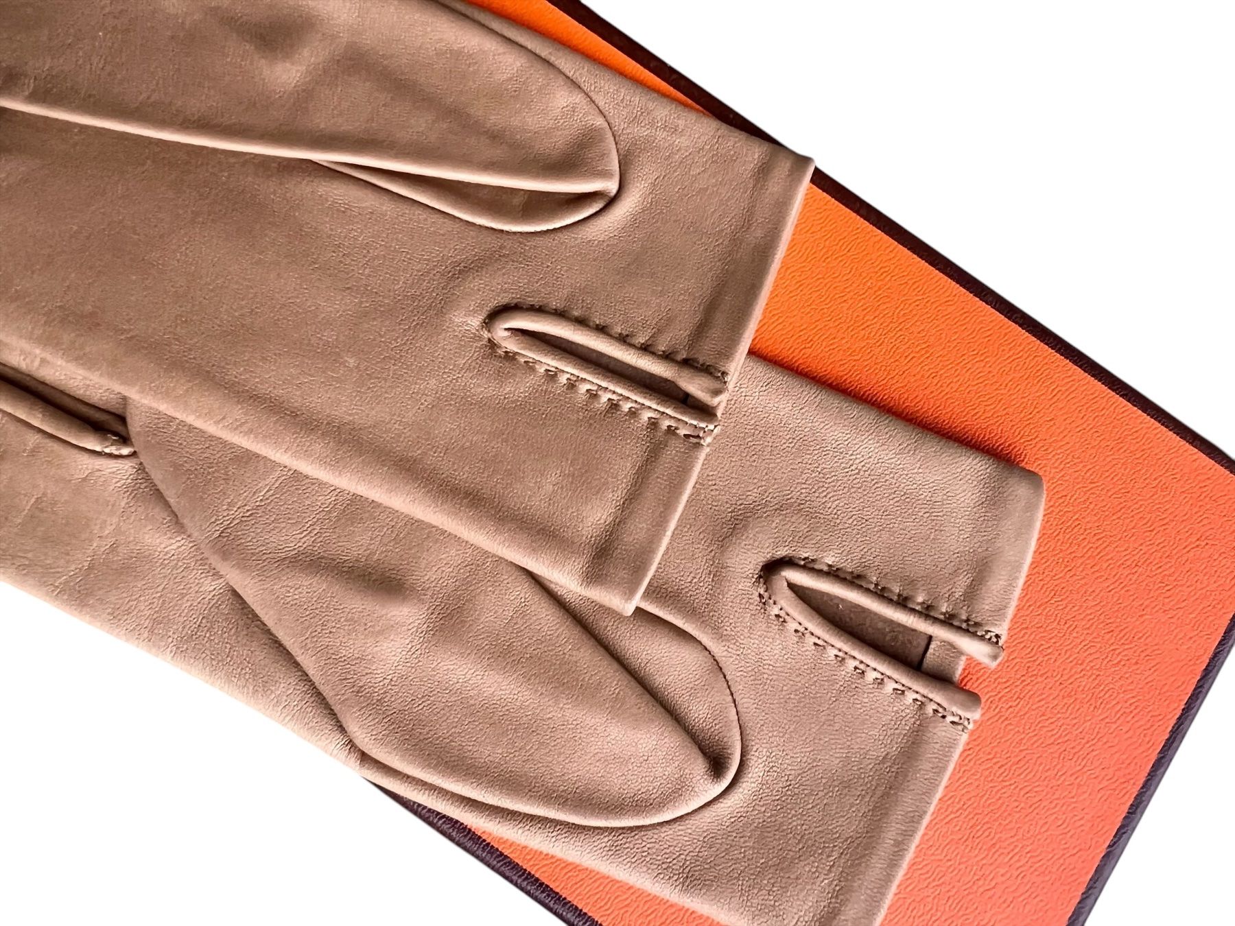 Hermès Guanti & manicotti: 😍 Hermes Fine Leather light camel brown Gloves 😍 – Usato da Apples venduto da the_7jtf 2