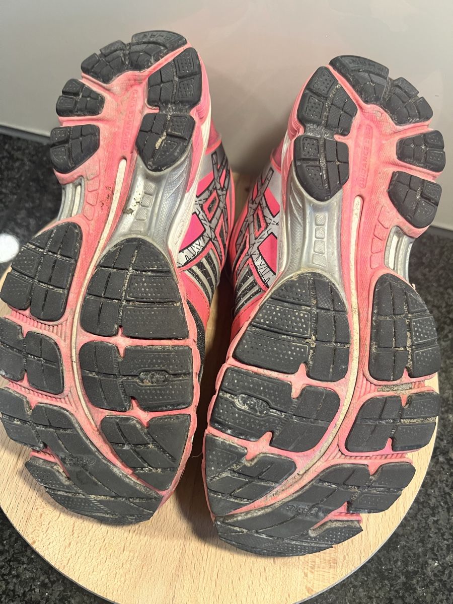 Asics Chaussures femmes: Aesics Turnschuhe – D'occasion à Reichenburg par MaRu87 3