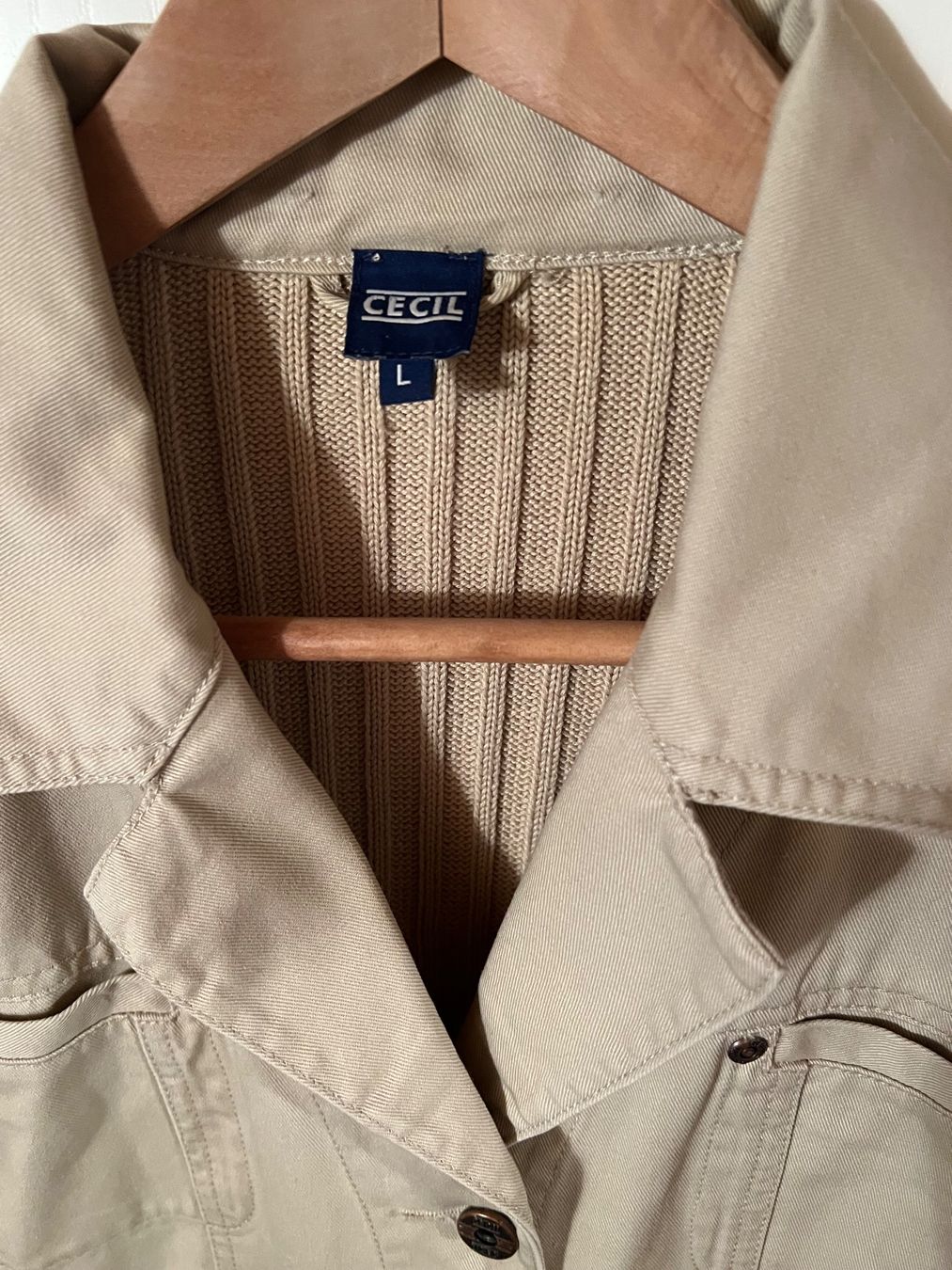 Cecil Giacche: Cecil Damen Jacke, beige mit Strickärmel, Grösse L – Usato da Ruggell venduto da Malbuntiger01 2