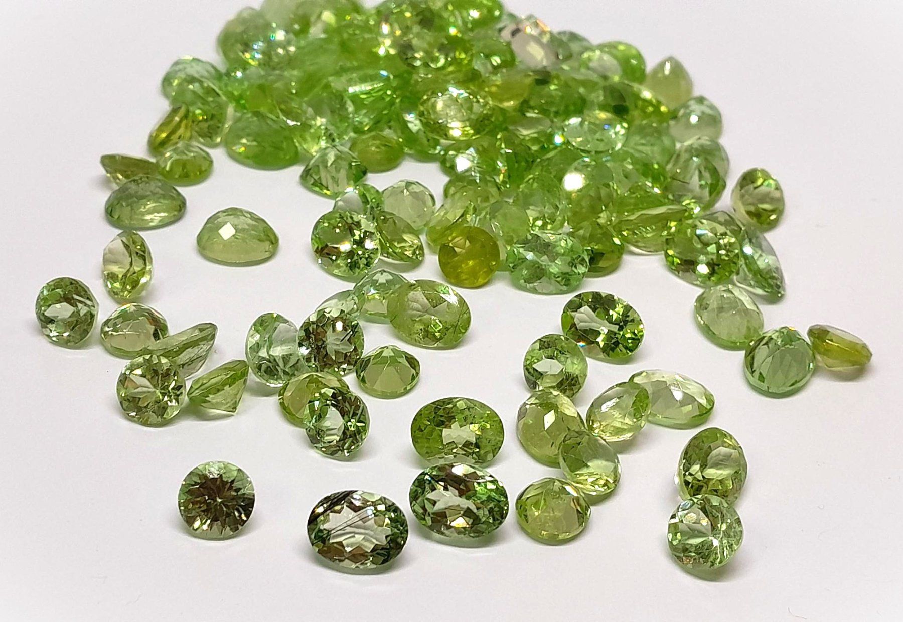 Edelsteine: Lot Péridots 25.57 ct - CERTIFICAT 3'000.- Fr – Neu (gemäss Beschreibung) aus Grimisuat von Valgem 3