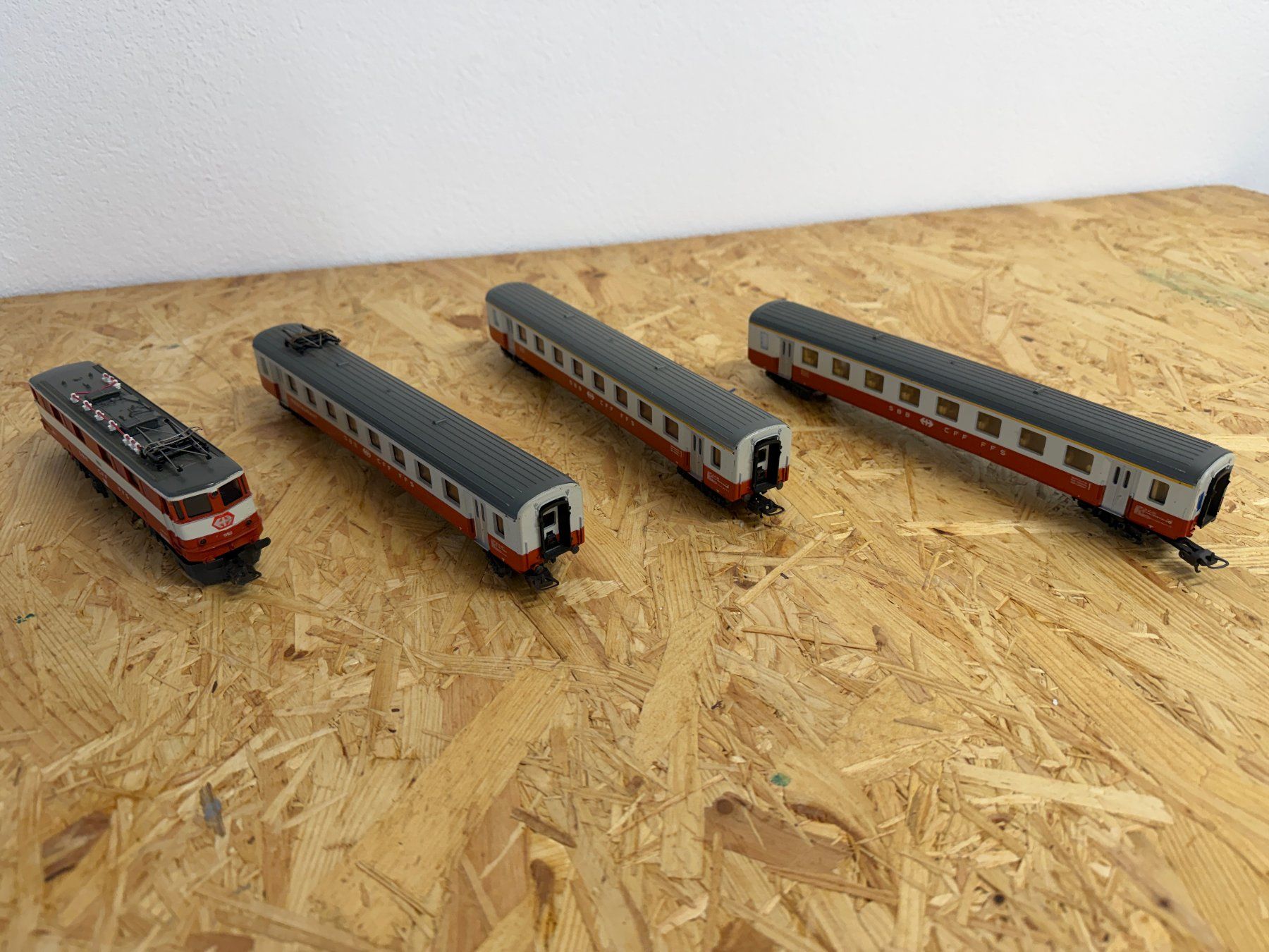 Lima Modellini di ferrovie: Lima-Swiss-Express-4-teilig – Usato da Reinach AG venduto da dav_77l2 3