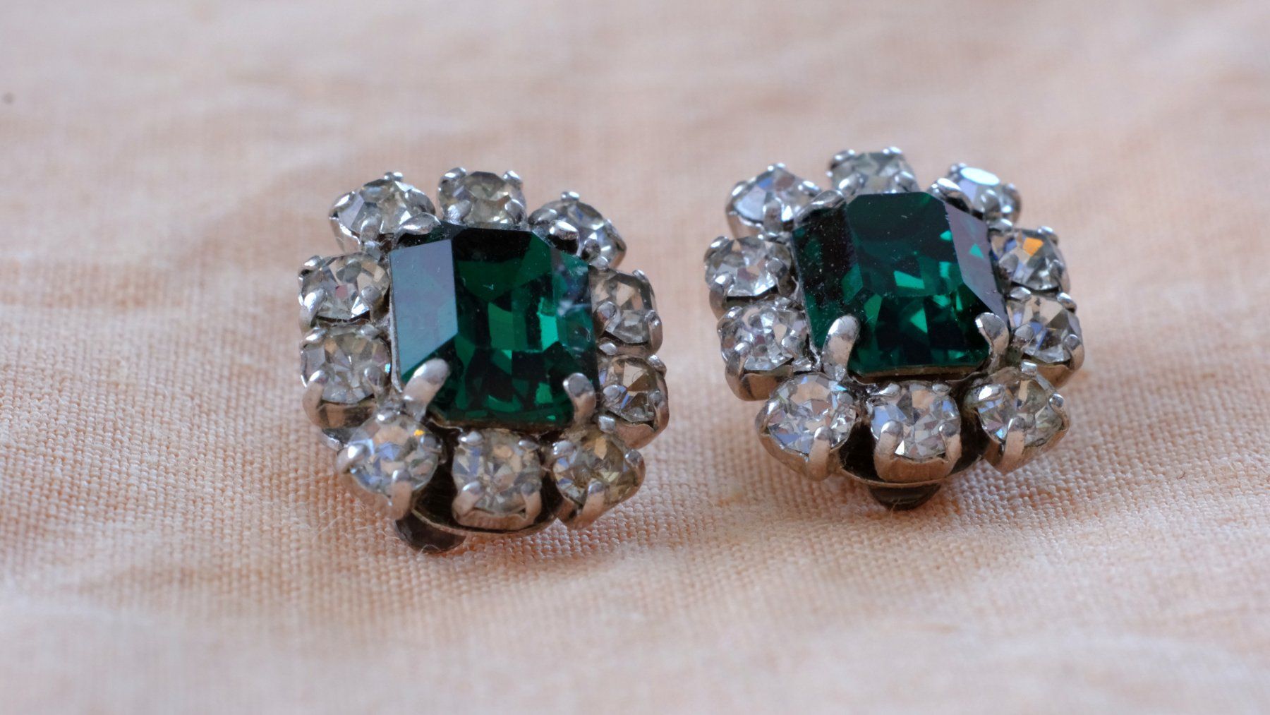 Orecchini pendenti & Orecchini a lobo: Ohrclips Christian Dior 1966 – Usato da Zofingen venduto da Spezialware