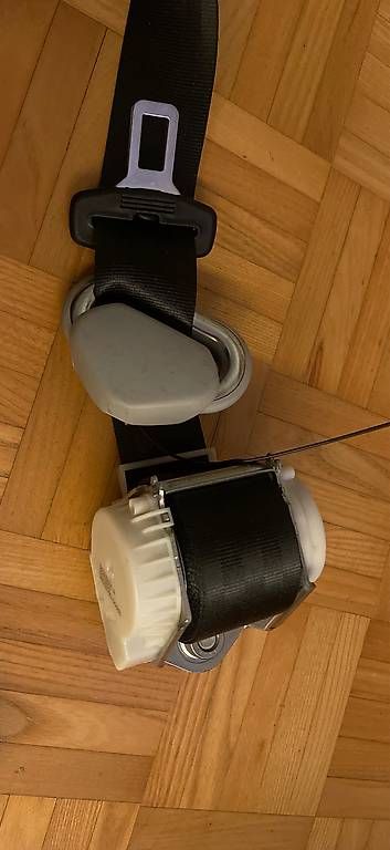 Tutti pezzi di ricambio auto: Sicherheitsgurts VW  T5 – Usato da Berg am Irchel venduto da Hookah96 2