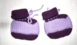 Handgestrickte Babysocken, lila, NEU/ ungetragen