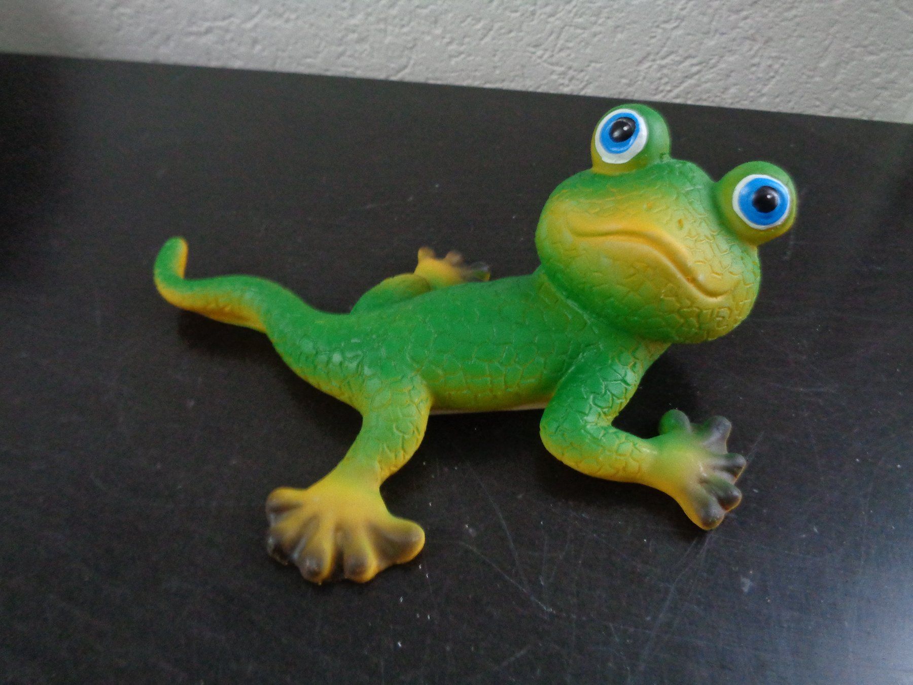 Figuren: Gecko in grün (19 cm) – Gebraucht aus Langenbruck von Gumsi