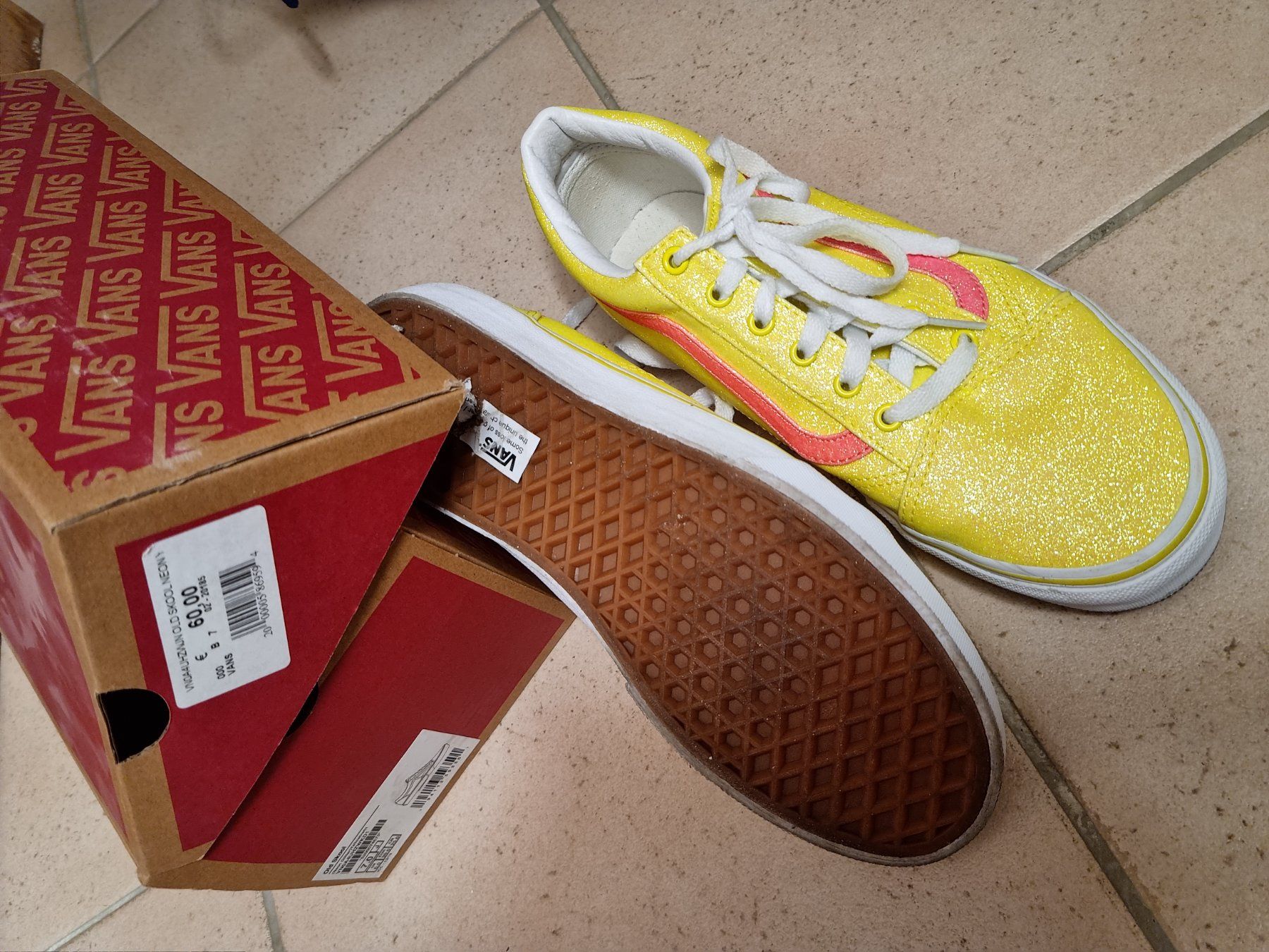 Vans Scarpe da donna: Vans neuves t39 – Usato da Ste-Croix venduto da lnbu1