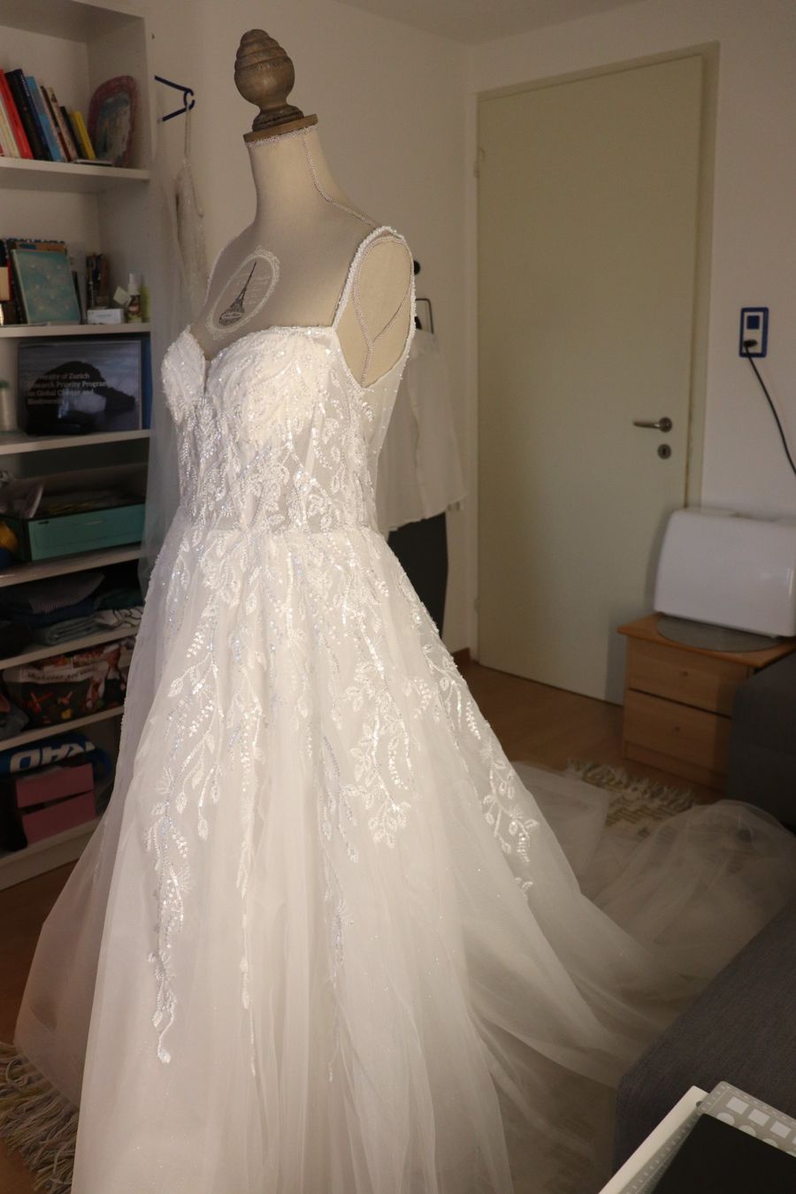 Vestiti: Traumhaftes Brautkleid, Gr. 40-42 – Usato da Birmensdorf ZH venduto da Nanu-R