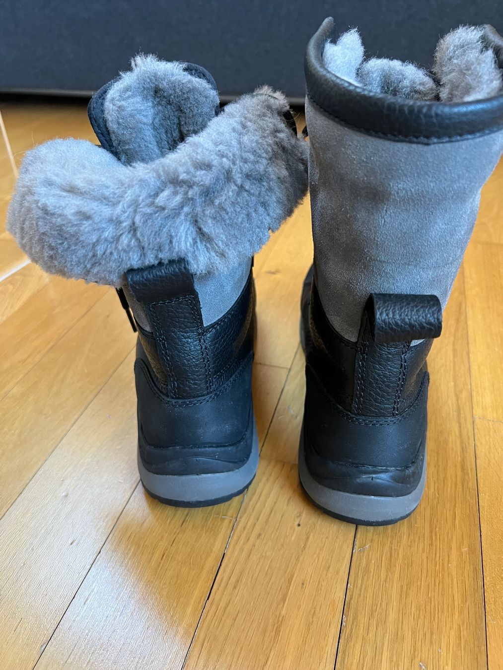 Ugg Scarpe da donna: UGG Boots Adirondack black Gr. 38 / UK 5 – Nuovo (secondo la descrizione) da Meilen venduto da Masupilamy 1