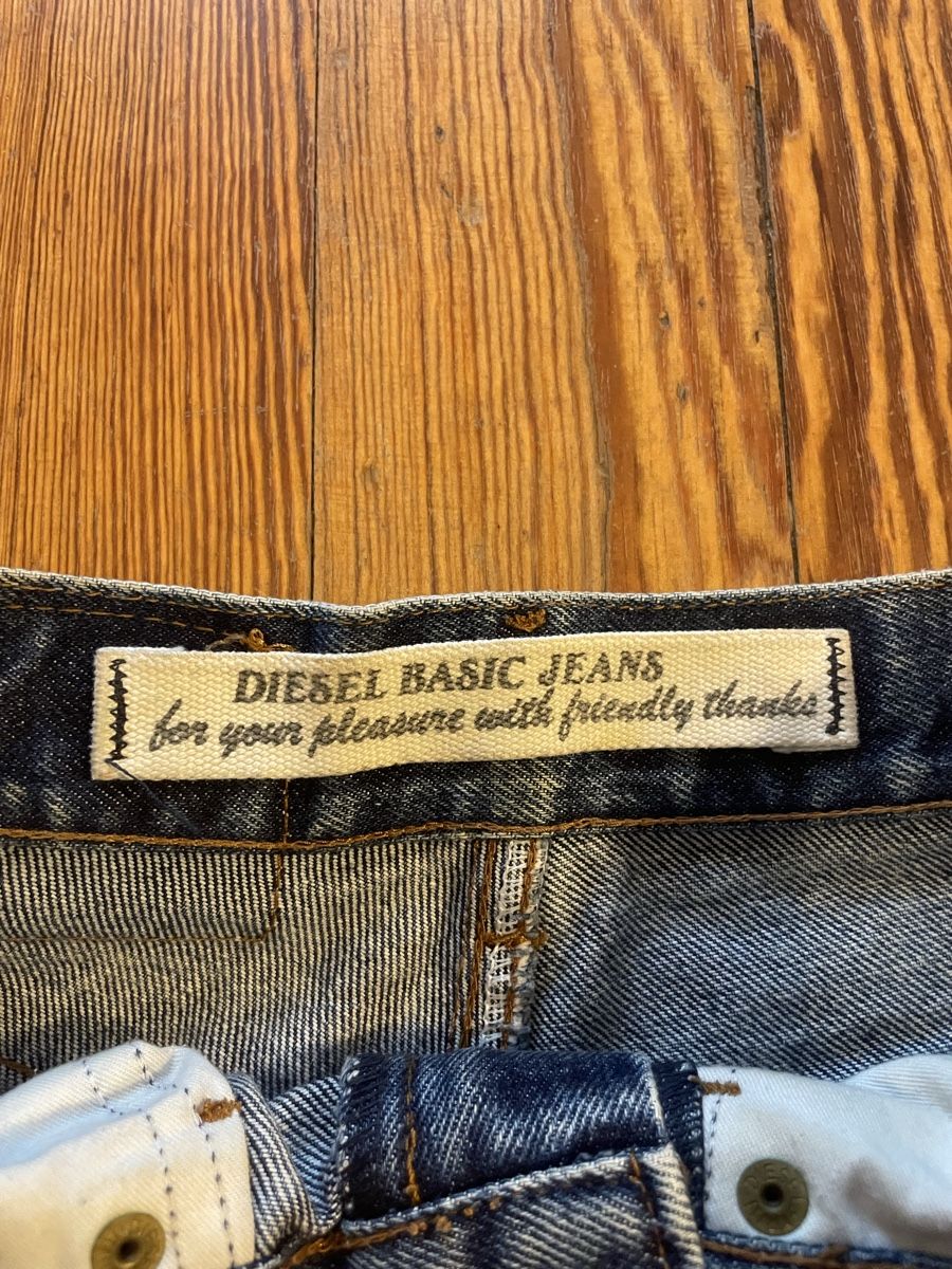 Jeans: Pantalon DIESEL – Gebraucht aus Neuchâtel von Estonia17 1