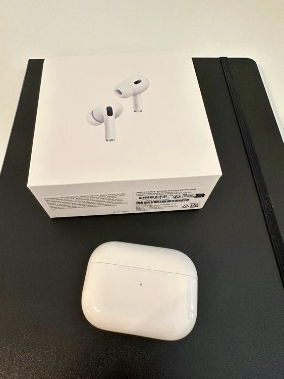 Apple AirPods Pro, 2. Gen, mit AppleCare+ bis 18.10.2024 Kaufen auf