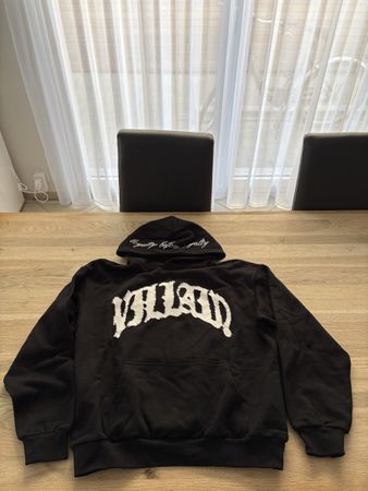 Schwarz Kapuzenpullover VILLAIN WORLD S guter Zustand