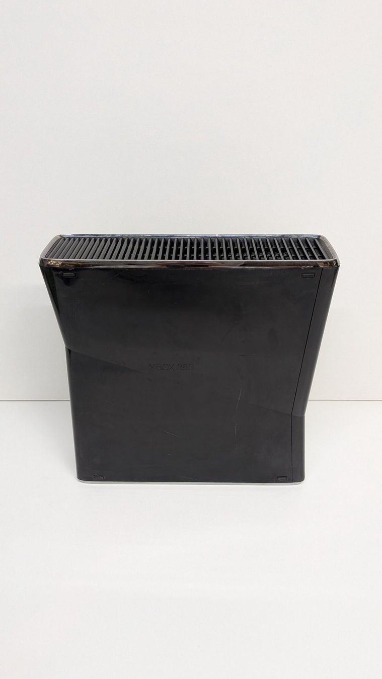 Microsoft Console: Microsoft Xbox 360 S, 2 Controller, 10 Spiele – Usato da Menziken venduto da mame18 8