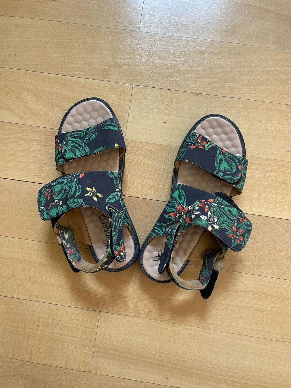 Scarpe da donna: Plateausandalen (vegan) – Usato da Zürich venduto da Honeyboo 2