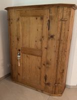 Original antiker Bauernschrank vom 19. Jahrhundert
