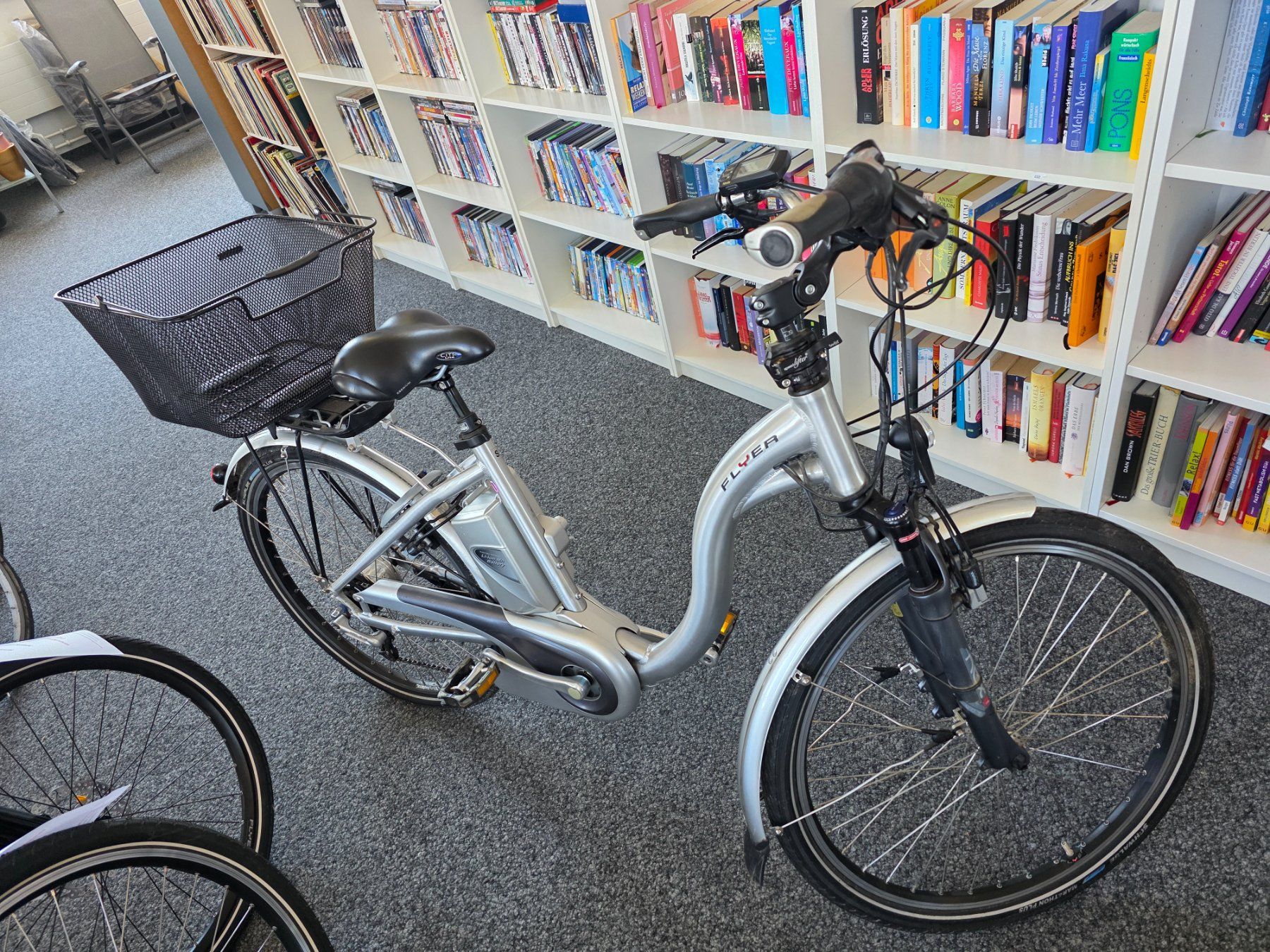 Velos: Top Flyer E-Bike Silber – Gebraucht aus Zofingen von BerchtoldBrocki