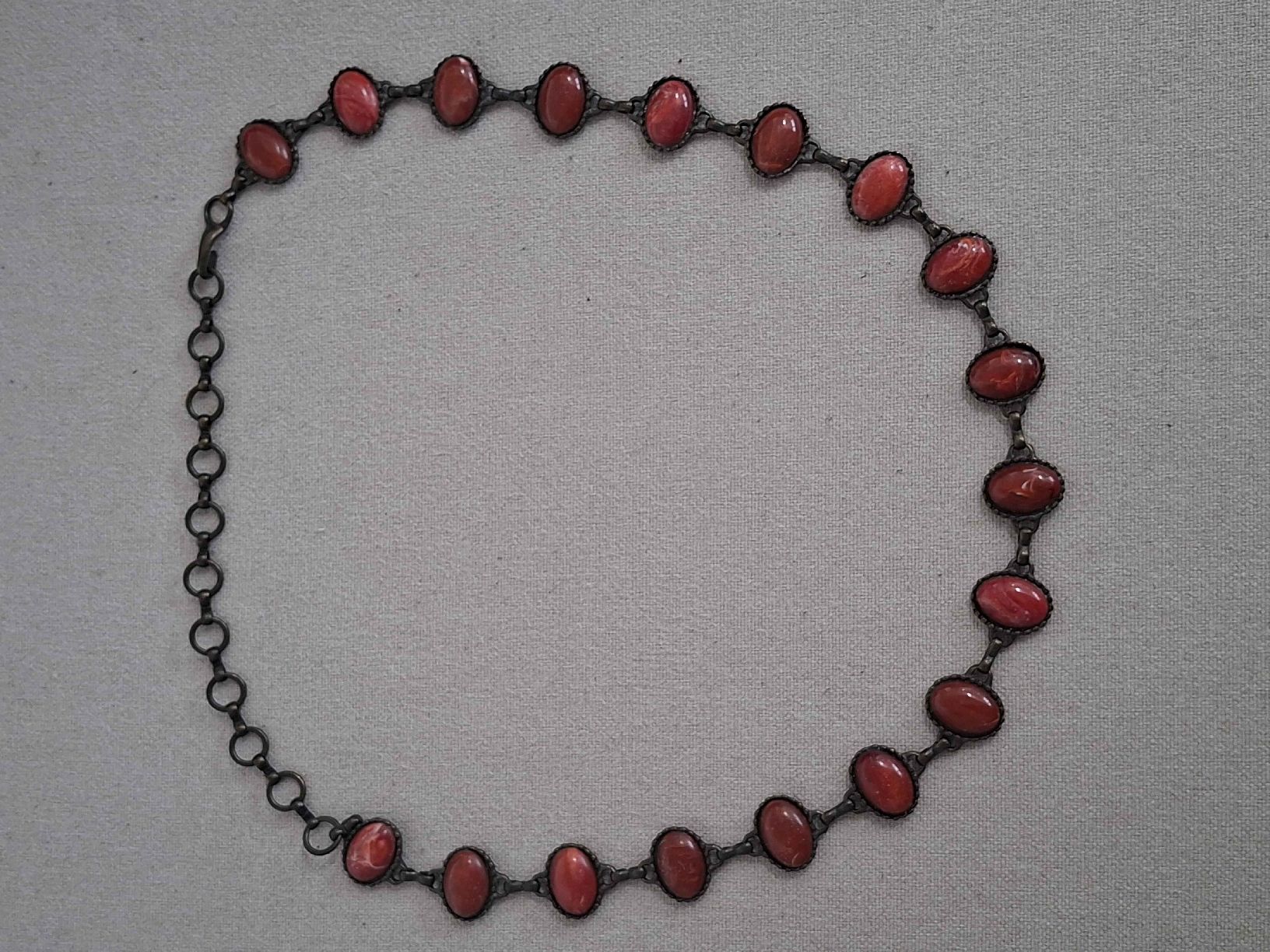 Catenine: Kette mit Rotensteinen Metall antik. – Usato da Glattbrugg venduto da cub_w7l8