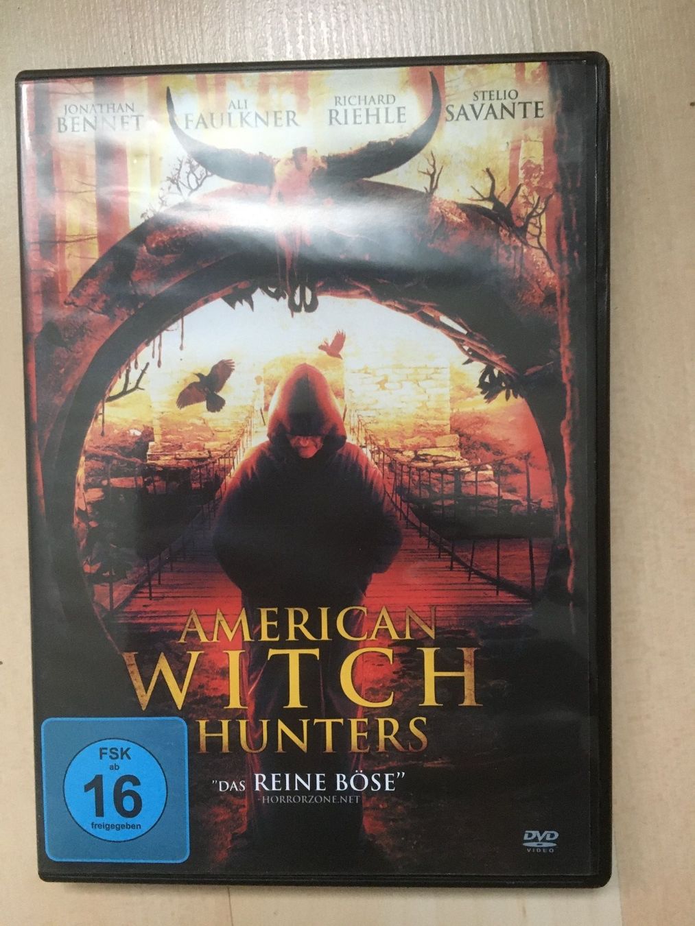Tutti i DVDs: American Witch Hunters – Usato da Oberurnen venduto da Numi2000