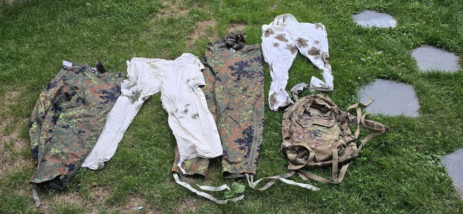 Uniformes: Divers armee Artickel defekt  – Défectueux à Schaffhausen par aos_hv6l