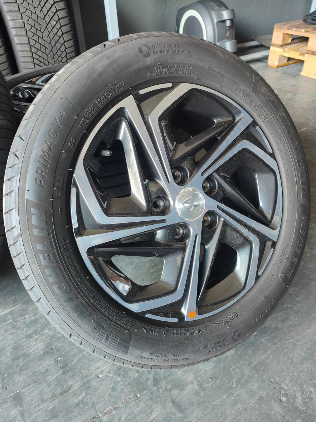 Hyundai Cerchioni: Hyundai I30 Sommerfelgen – Usato da Oberengstringen venduto da Reifen-Lagerverkauf 1