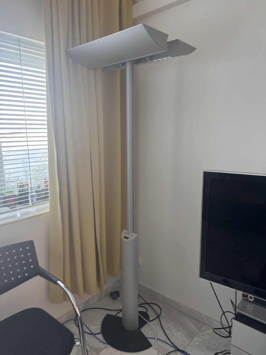 Tulux Lampade: Tulux Office Wing Stehleuchte, – Usato da Rüschlikon venduto da tan_9gqk 2