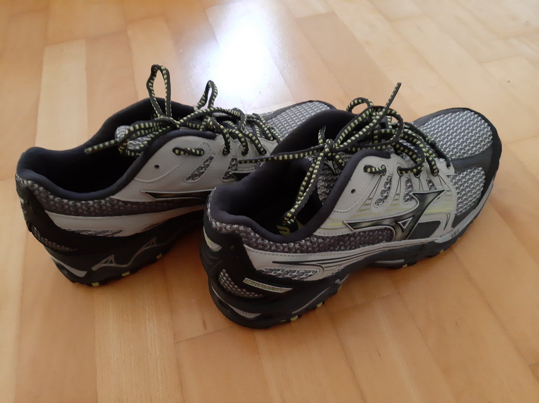 Mizuno Scarpe da donna: Mizuno Trekkingschuh Damen Grösse 40.5 – Nuovo (secondo la descrizione) da Ostermundigen venduto da prr848 2