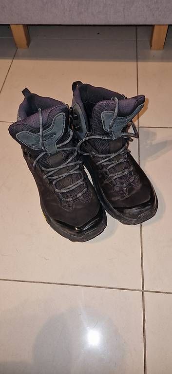 Chaussures hommes: Hoka Kaha 3 – D'occasion à Thônex par fbattiaz 3