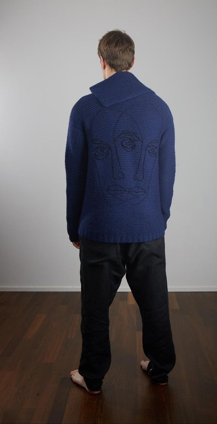 Maglioni & Felpe: Unique Navy Blue Wool Blend Winter Jumper, Size Large – Usato da Zürich venduto da joa_26k8 1