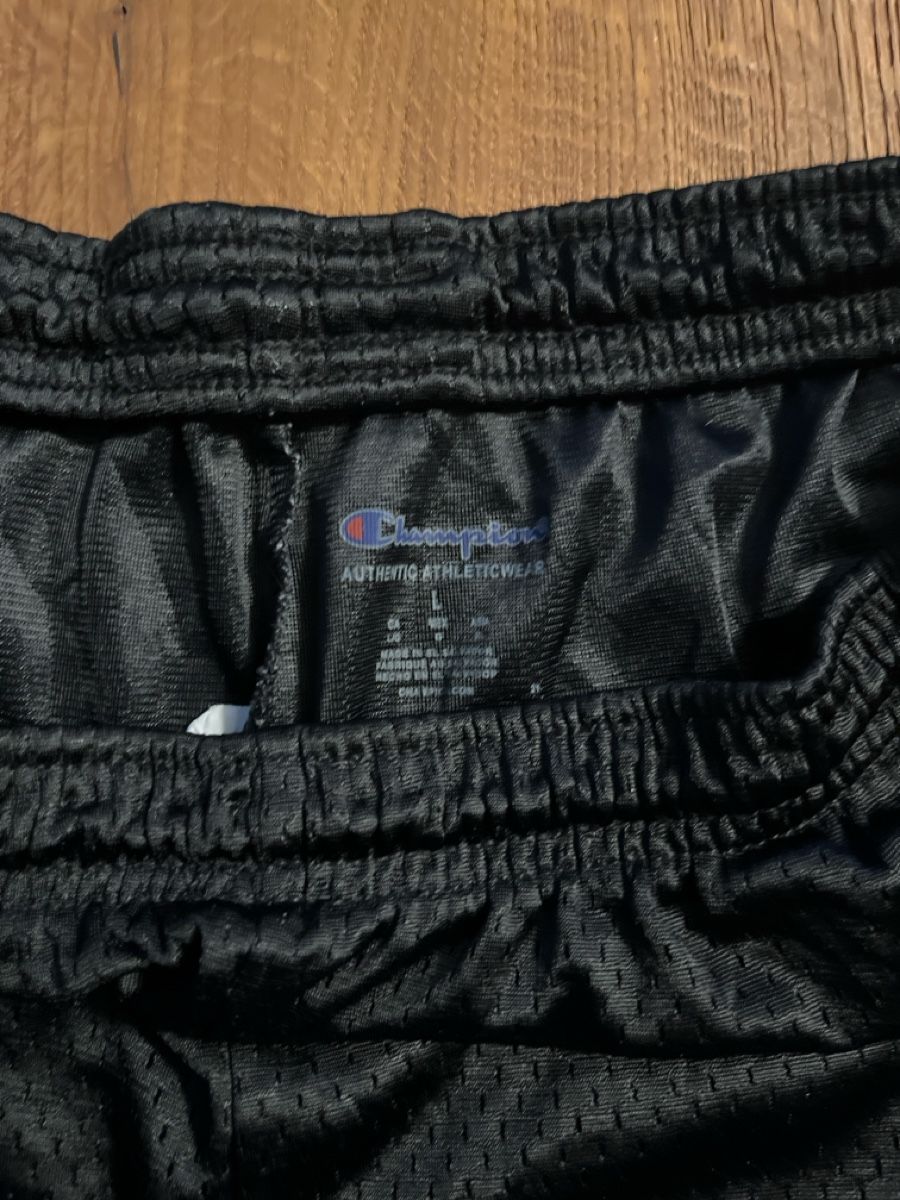 Champion Pantaloni: Schwarze Champion shorts, Grösse L – Usato da Burgdorf venduto da Rico340 2