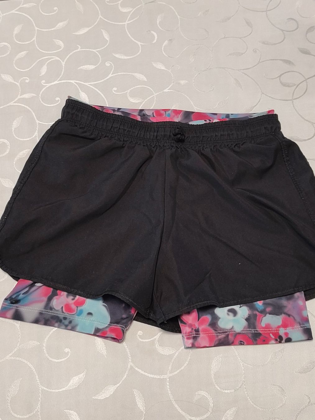 Pantaloni: Sport Shorts Gr. 176 – Usato da Brüttisellen venduto da kikaninchen79