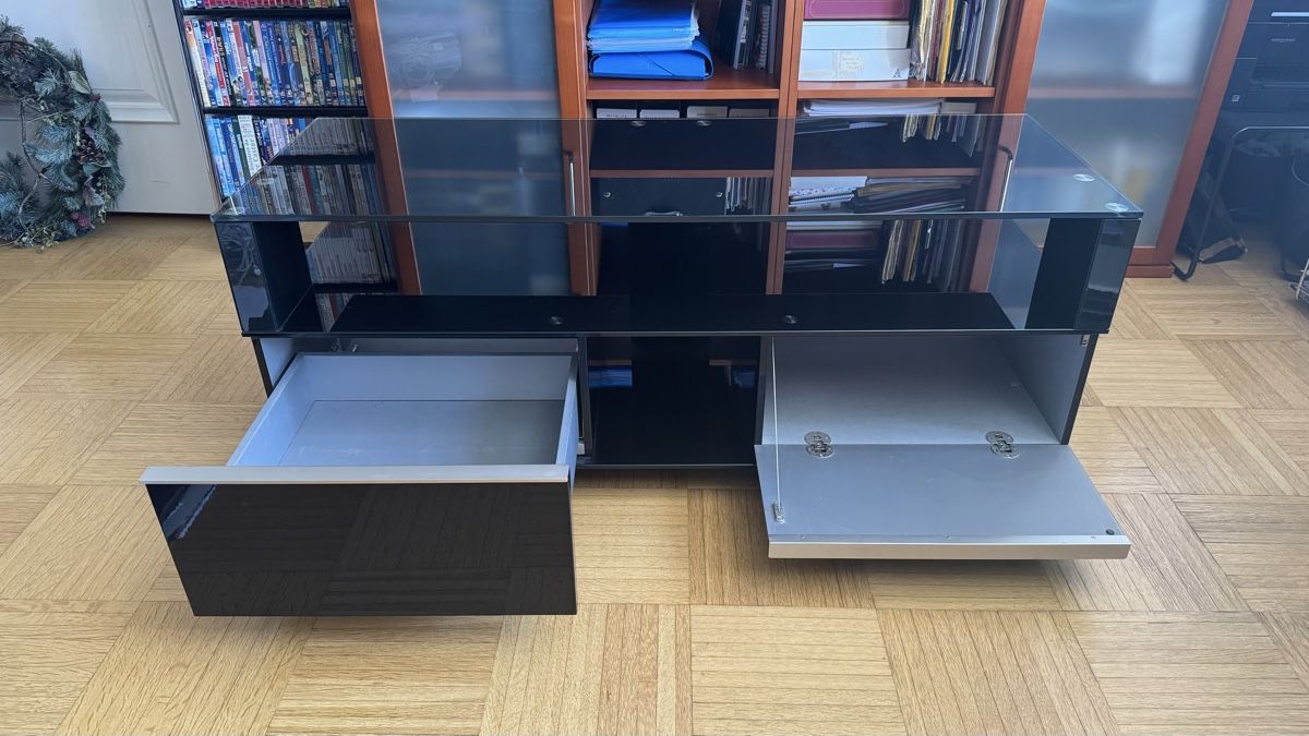 Mobili TV: SONOROUS TV-Lowboard aus Glas – Usato da Küsnacht ZH venduto da Floor1an 1