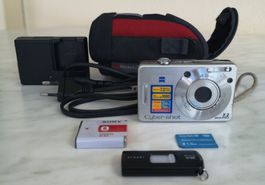 Digitalkamera Sony Cyber-shot DSC – W70. Gebraucht.  Mit Car