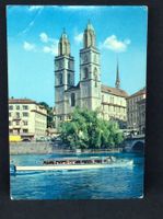 Zürich, Blick auf Grossmünster mit Limmatschiff "Tödi"