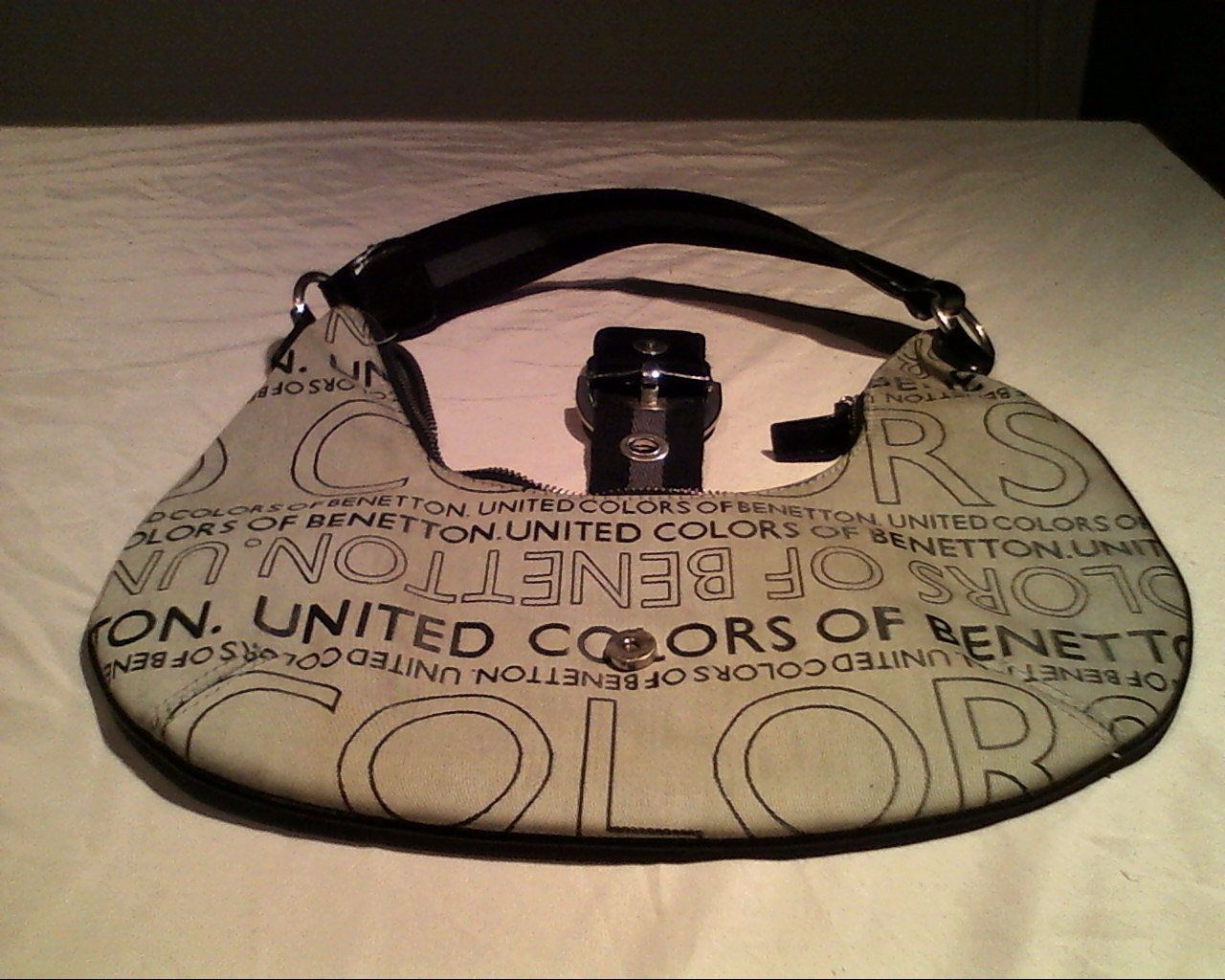 Taschen für Damen: Handtasche Reisetasche Benetton – Gebraucht aus Liesberg von Concombres8478 1