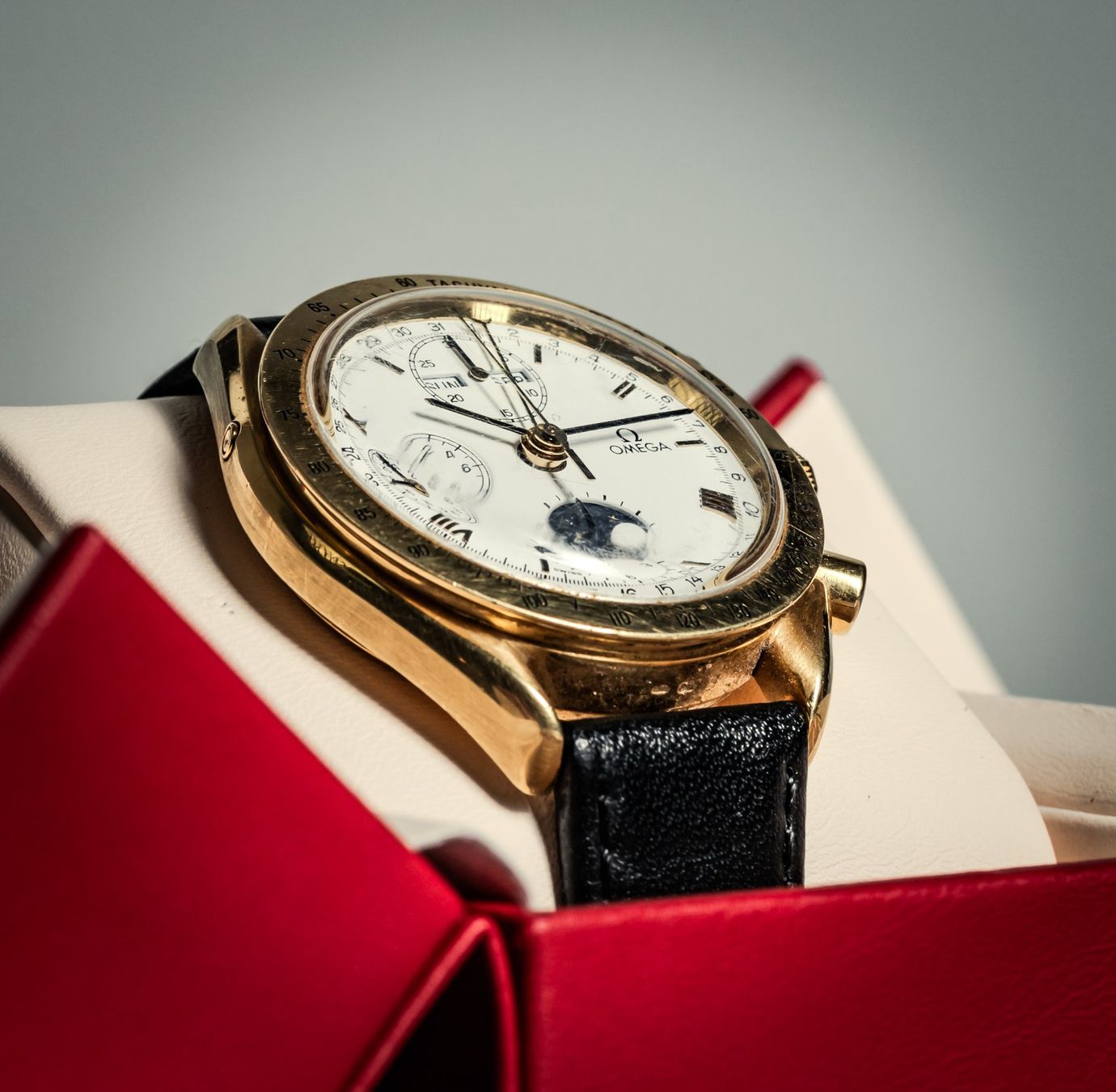 Omega Orologi: Omega Speedmaster Day Date Gelbgold – Usato da Uster venduto da Imperial_Trading 1