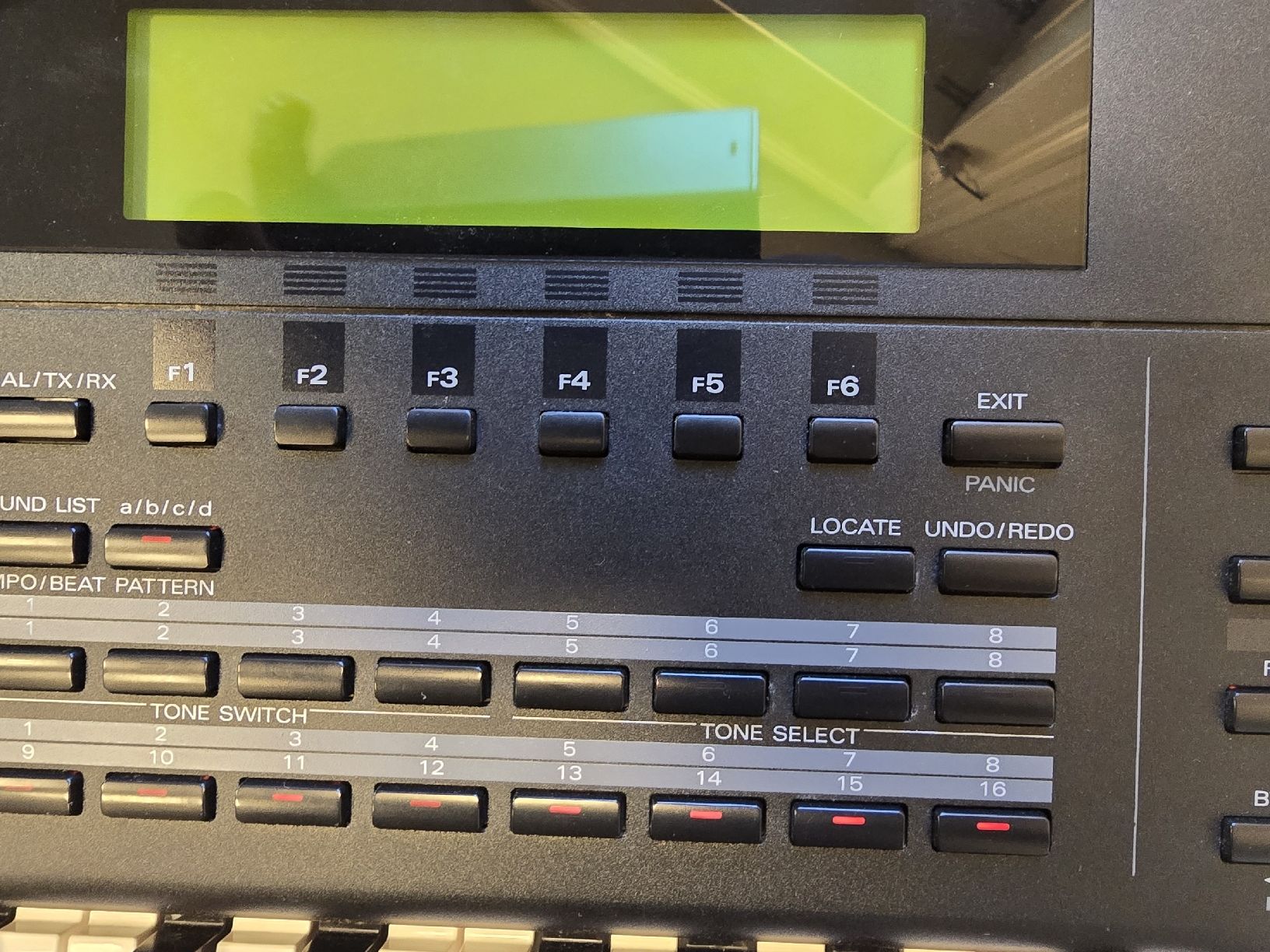 Roland Musikinstrumente: Roland XP-80 Music Workstatio Defect – Defekt aus Zürich von Roy-Events-Zurich 4