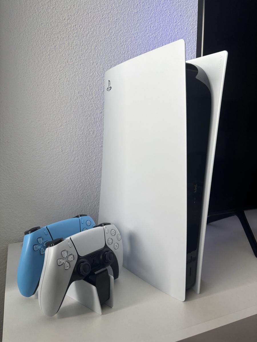 Sony Console: Playstation PS5 inkl. 2 Controller, Ladestation + RainbowSix – Nuovo (secondo la descrizione) da Tuggen venduto da mat_c9gc