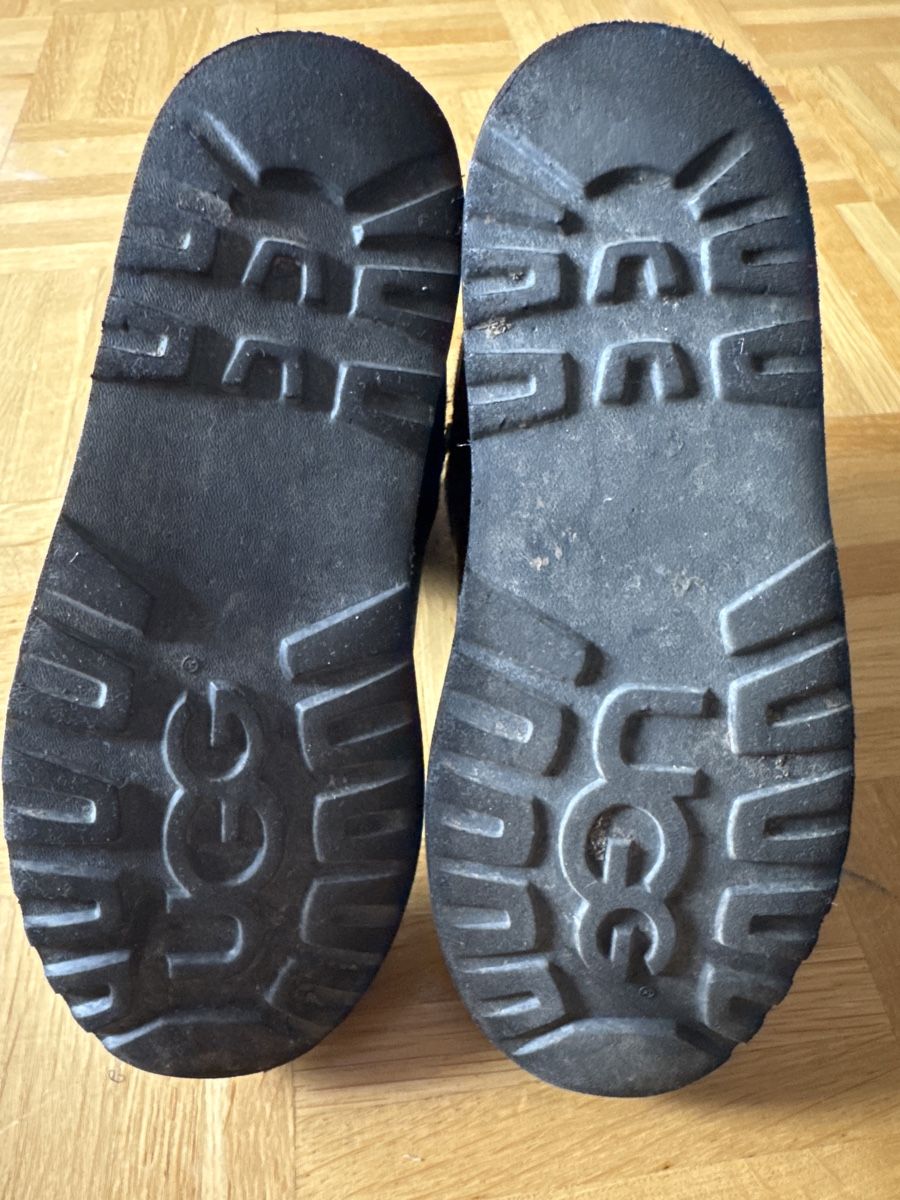 Ugg Schuhe für Jungen: UGG Boots, Grösse 33, Winterstiefel – Gebraucht aus Kilchberg ZH von Von_dutch 3