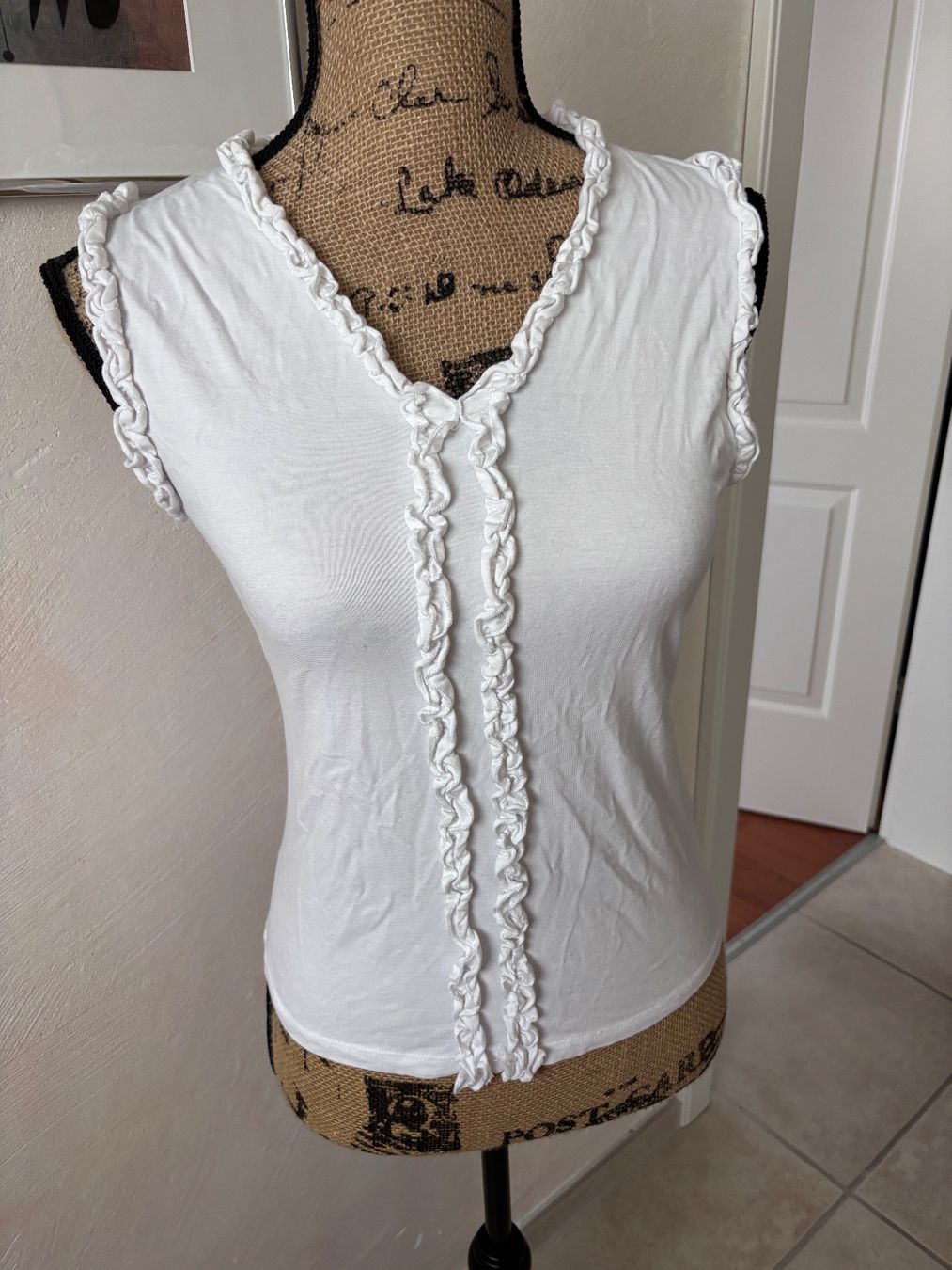 T-Shirts: Süsses Shirt weiss ca. M – Gebraucht aus Balsthal von Uroby