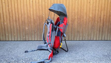 deuter Tragerucksack mit Sonnendach rot/grau
