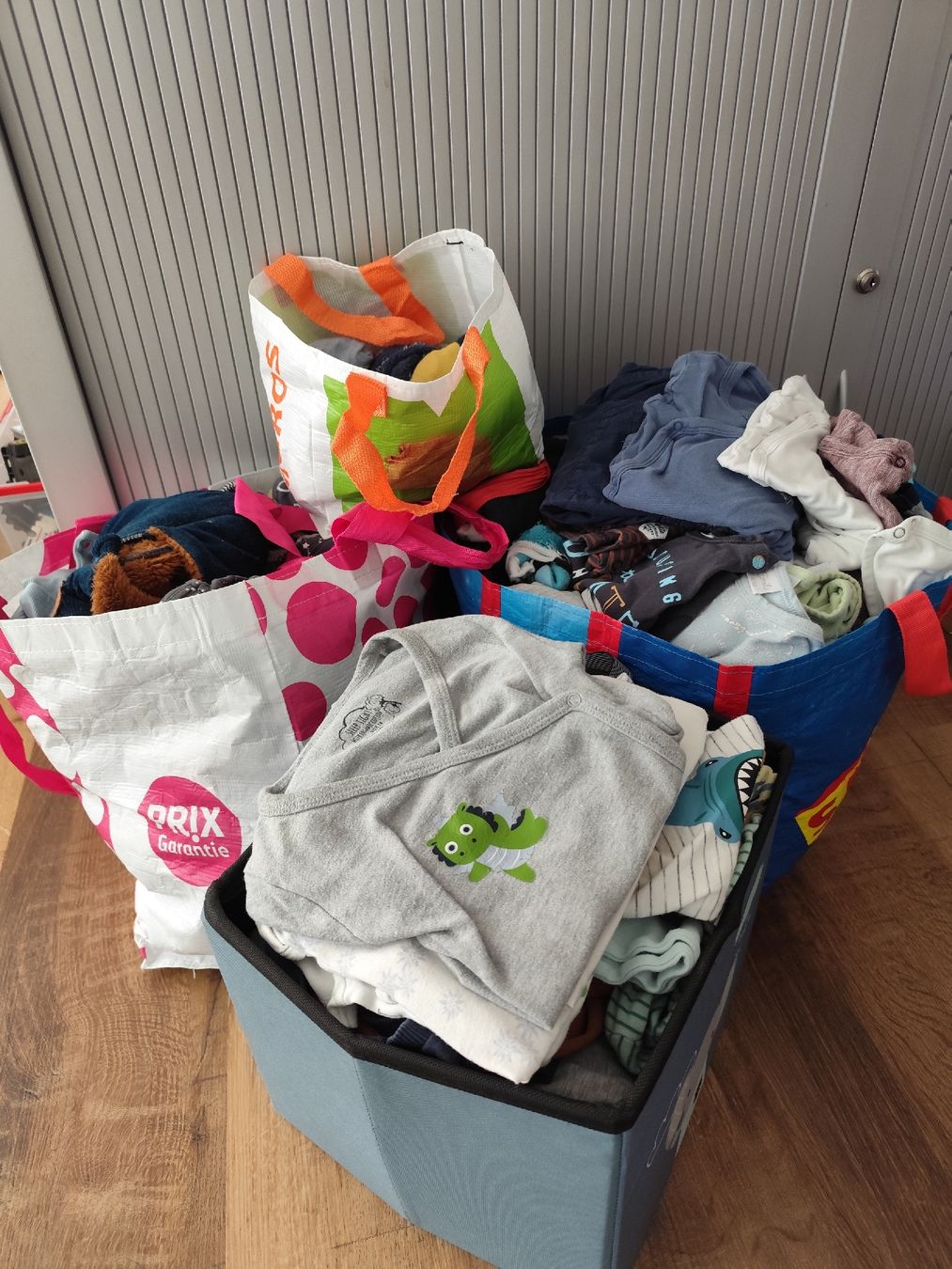 Ensembles coordonnés: Kinderkleider gr. 62-74 – D'occasion à Thörigen par tam_m8fk