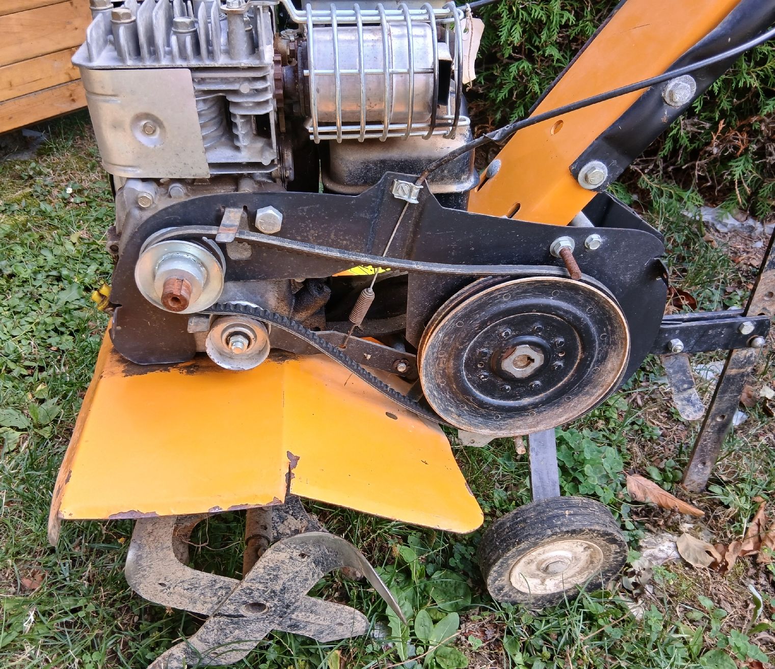 Tutte le macchine: Motoculteur Briggs & Stratton 3.5HP  – Usato da Sciernes-d'Albeuve venduto da Dojo004 3