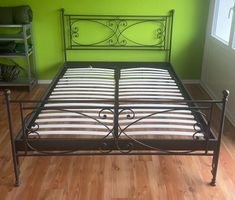 Doppelbett Metallrahmen massiv !  mit Lattenrost gebraucht