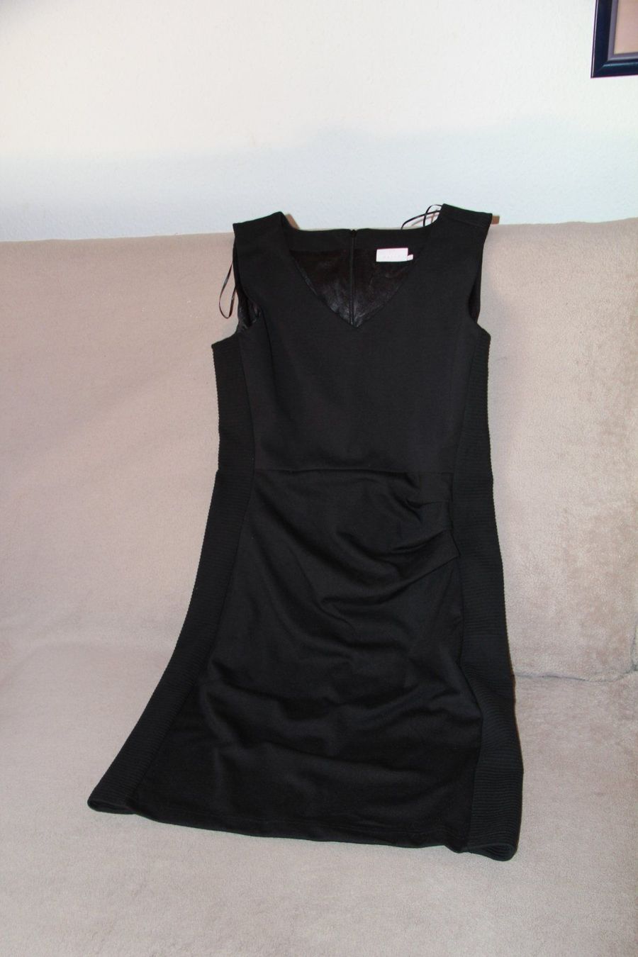 Kleider: Robe noir sans manche – Gebraucht aus satigny von cara68