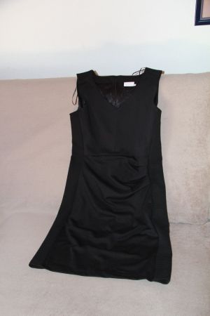 Robe noir sans manche